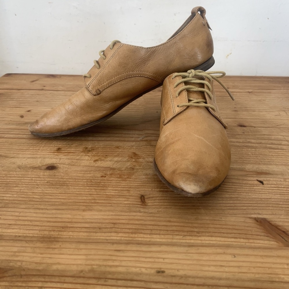 Frye Jillian Oxford. Tan Leather Lace-Up Shoes
